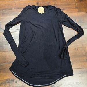 Lululemon Women's Black Long Sleeve Top